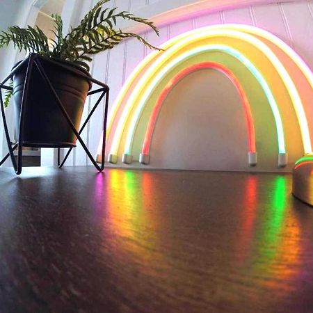 Somewhere Over The Rainbow Loft With Ac ฮิโล ภายนอก รูปภาพ